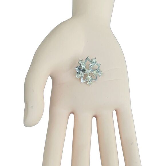 Rhinestone Snowflake Brooch Pin 1" Silver Tone Holiday Winter - Picture 2 of 9